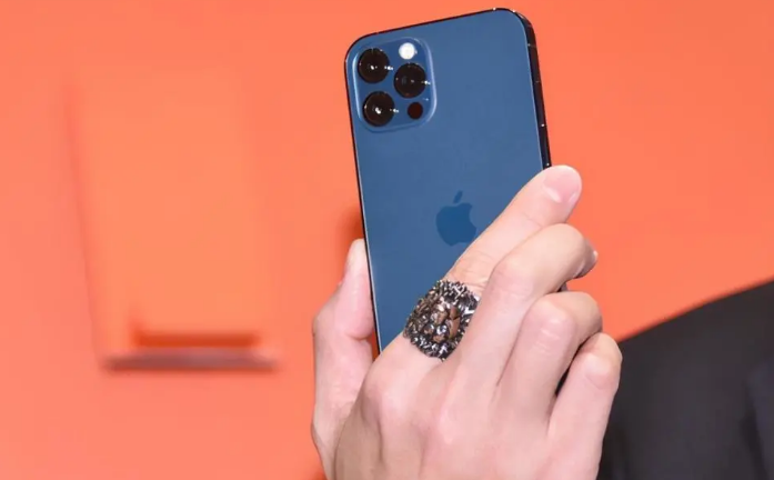 碾子山苹果手机维修分享iPhone12系列重启方法教程 